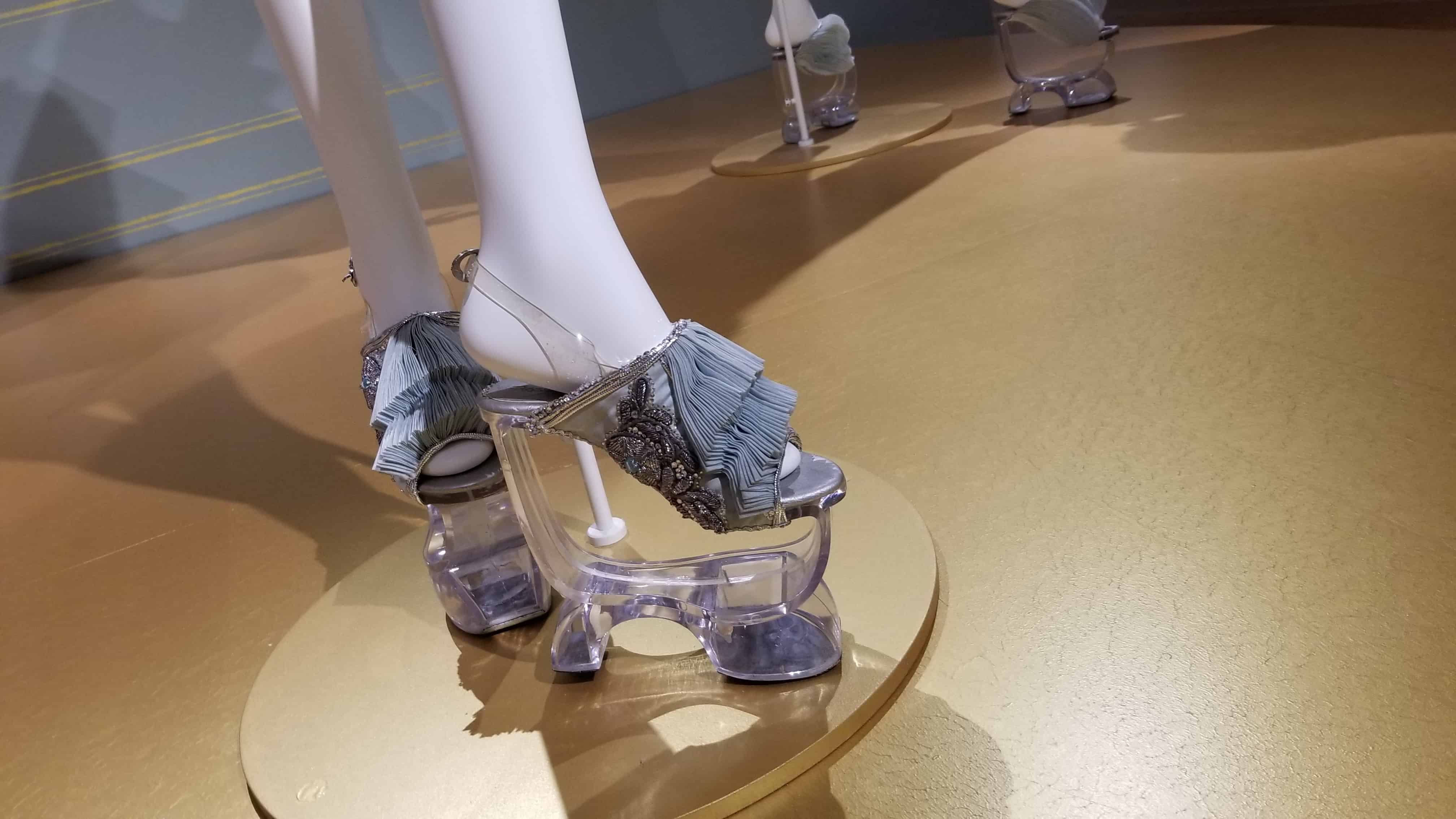 Helen Siwak, EcoLuxLuv, Couture Beyond, Guo Pei, VAG, Haute Couture, Exhibition, Vancouver, BC, Vancity, YVR, BC, luxury lifestyle, haute couture, couture designs, chinese couture