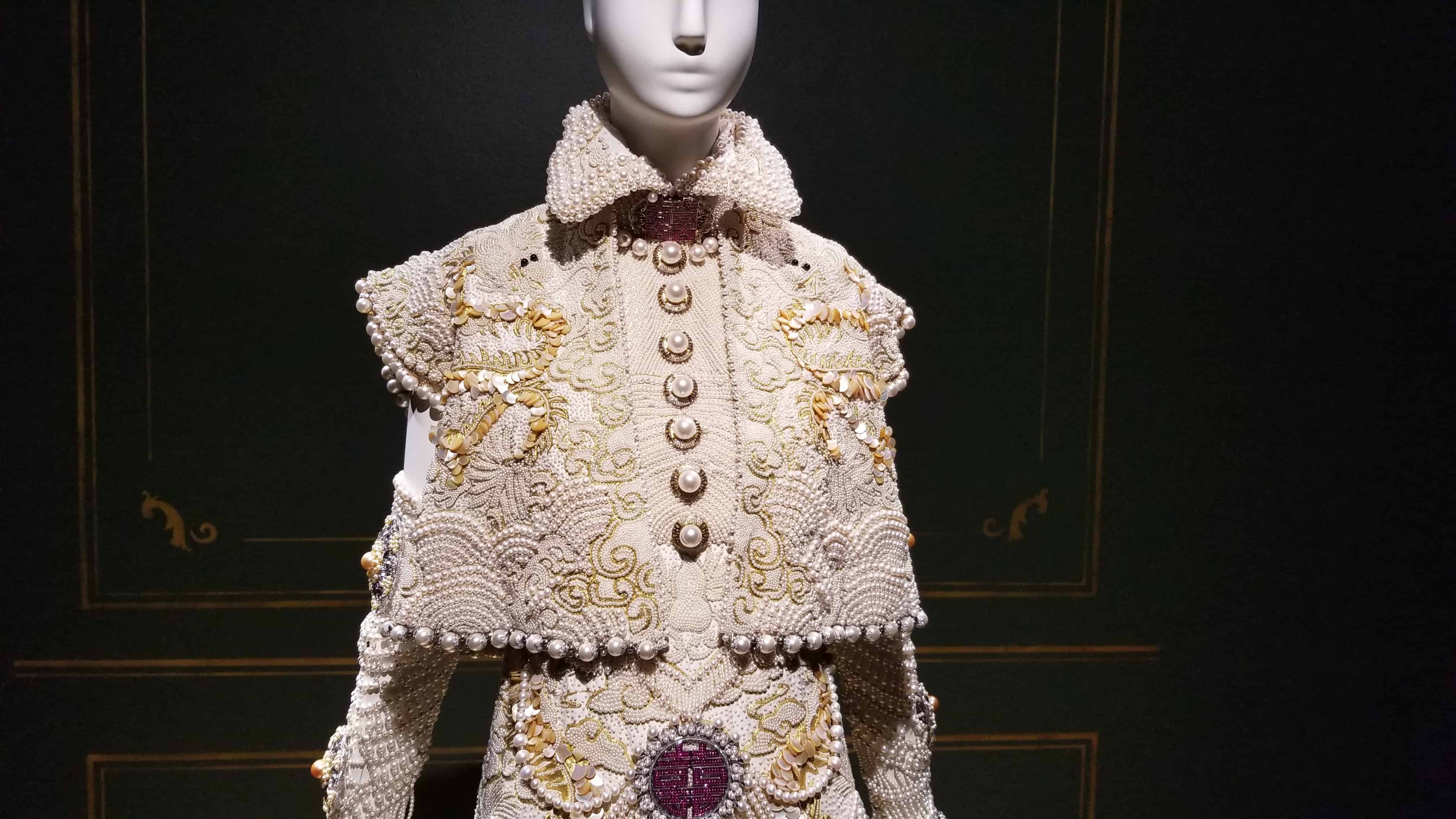 Helen Siwak, EcoLuxLuv, Couture Beyond, Guo Pei, VAG, Haute Couture, Exhibition, Vancouver, BC, Vancity, YVR, BC, luxury lifestyle, haute couture, couture designs, chinese couture