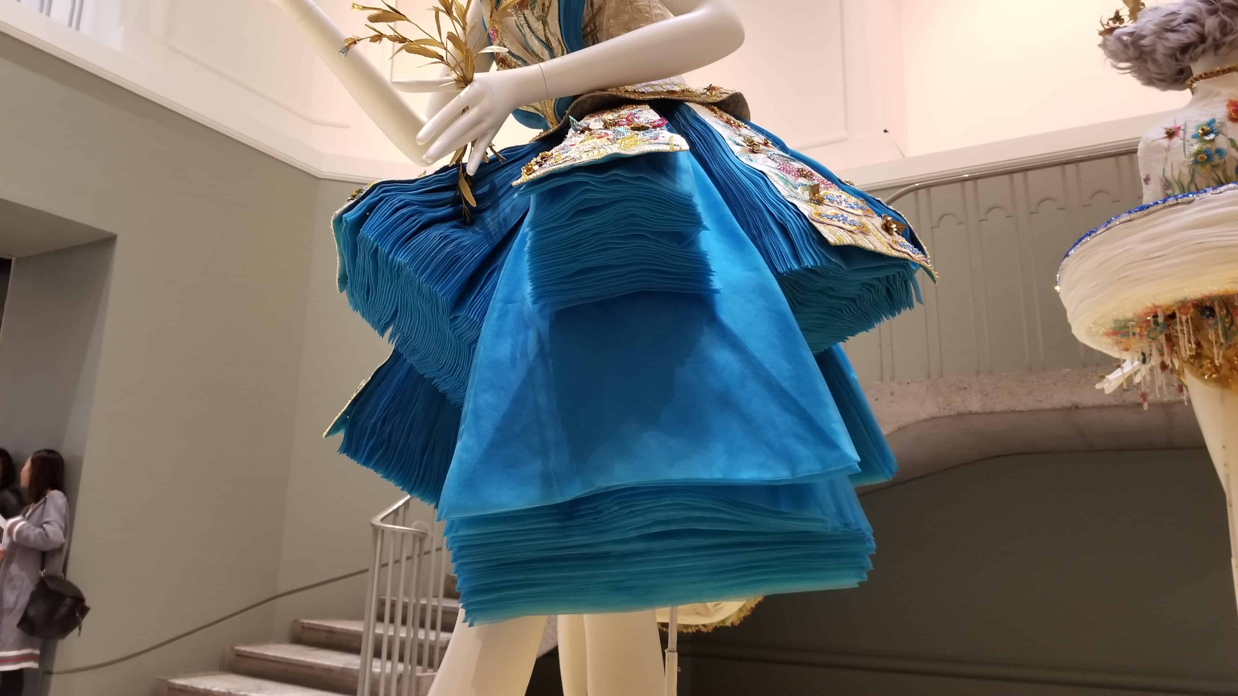 Helen Siwak, EcoLuxLuv, Couture Beyond, Guo Pei, VAG, Haute Couture, Exhibition, Vancouver, BC, Vancity, YVR, BC, luxury lifestyle, haute couture, couture designs, chinese couture