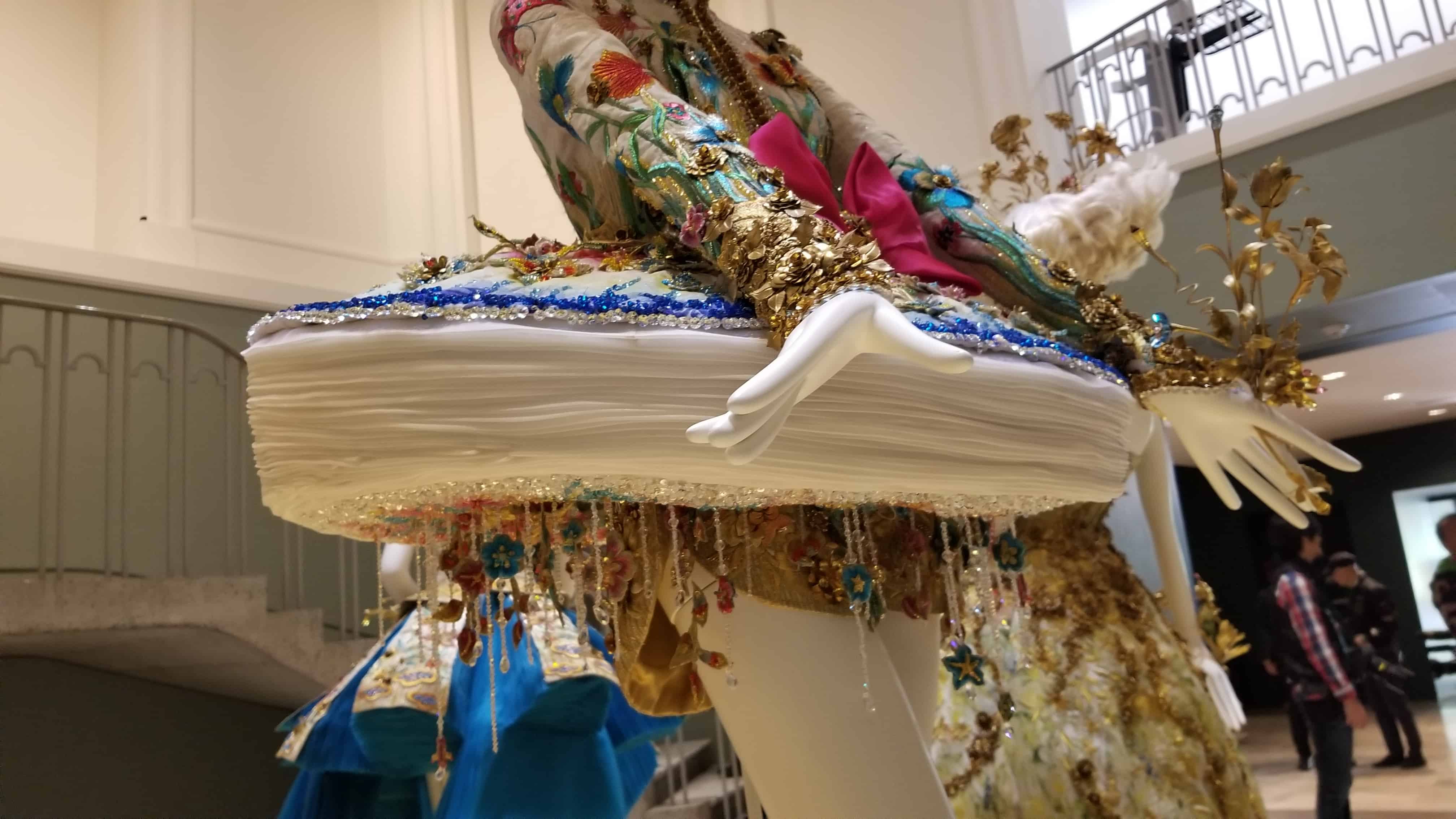 Helen Siwak, EcoLuxLuv, Couture Beyond, Guo Pei, VAG, Haute Couture, Exhibition, Vancouver, BC, Vancity, YVR, BC, luxury lifestyle, haute couture, couture designs, chinese couture