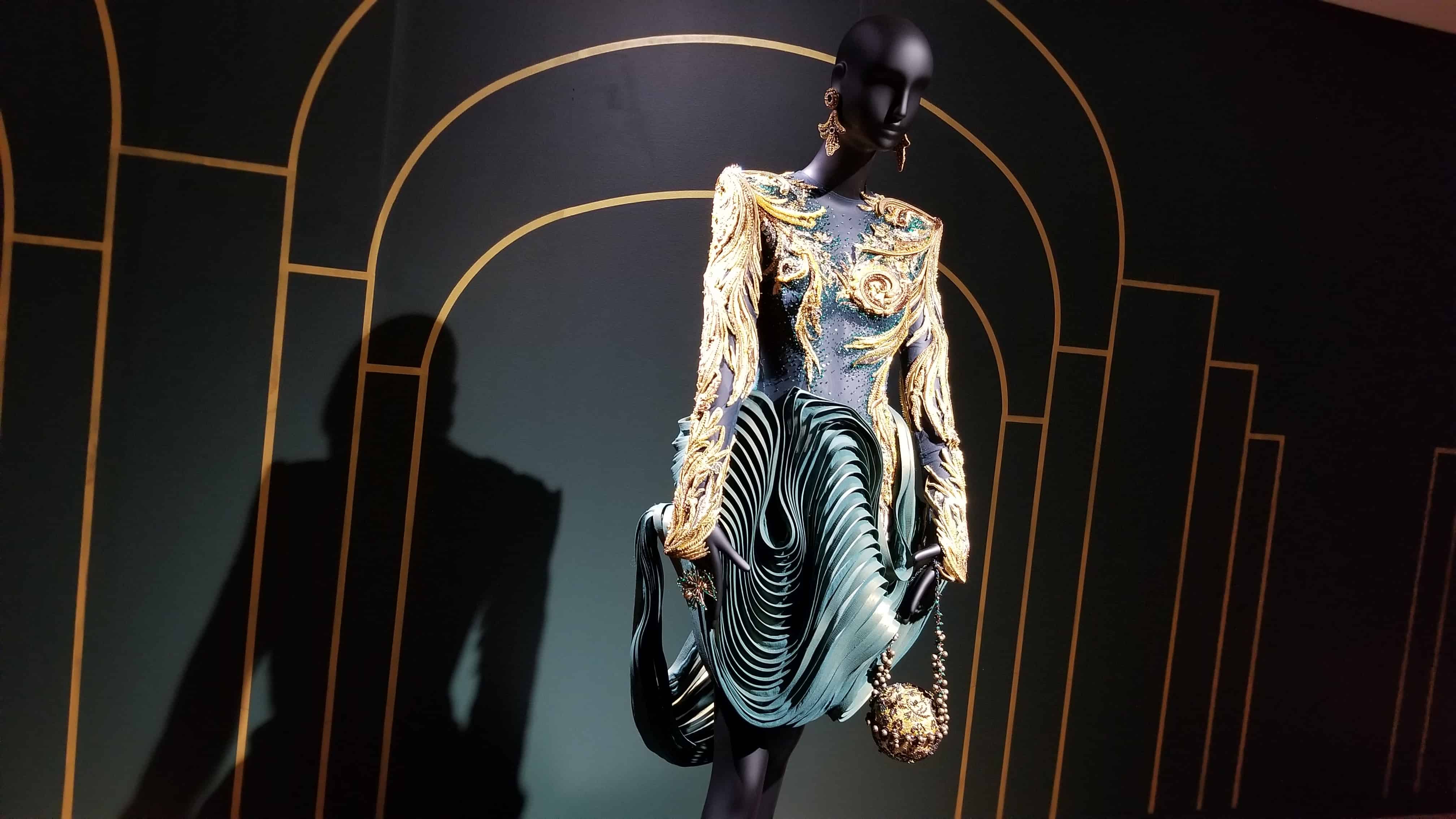 Helen Siwak, EcoLuxLuv, Couture Beyond, Guo Pei, VAG, Haute Couture, Exhibition, Vancouver, BC, Vancity, YVR, BC, luxury lifestyle, haute couture, couture designs, chinese couture