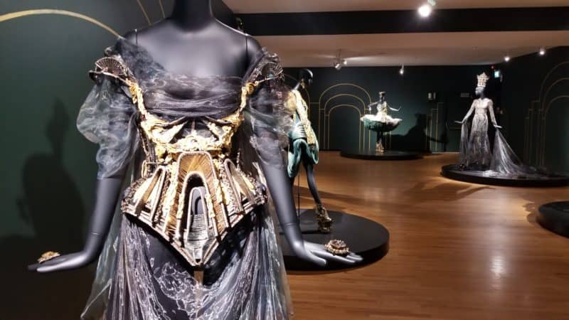 EcoLux☆Lifestyle: Couture Beyond: Close-up of the Genius of Guo Pei [PHOTOS]