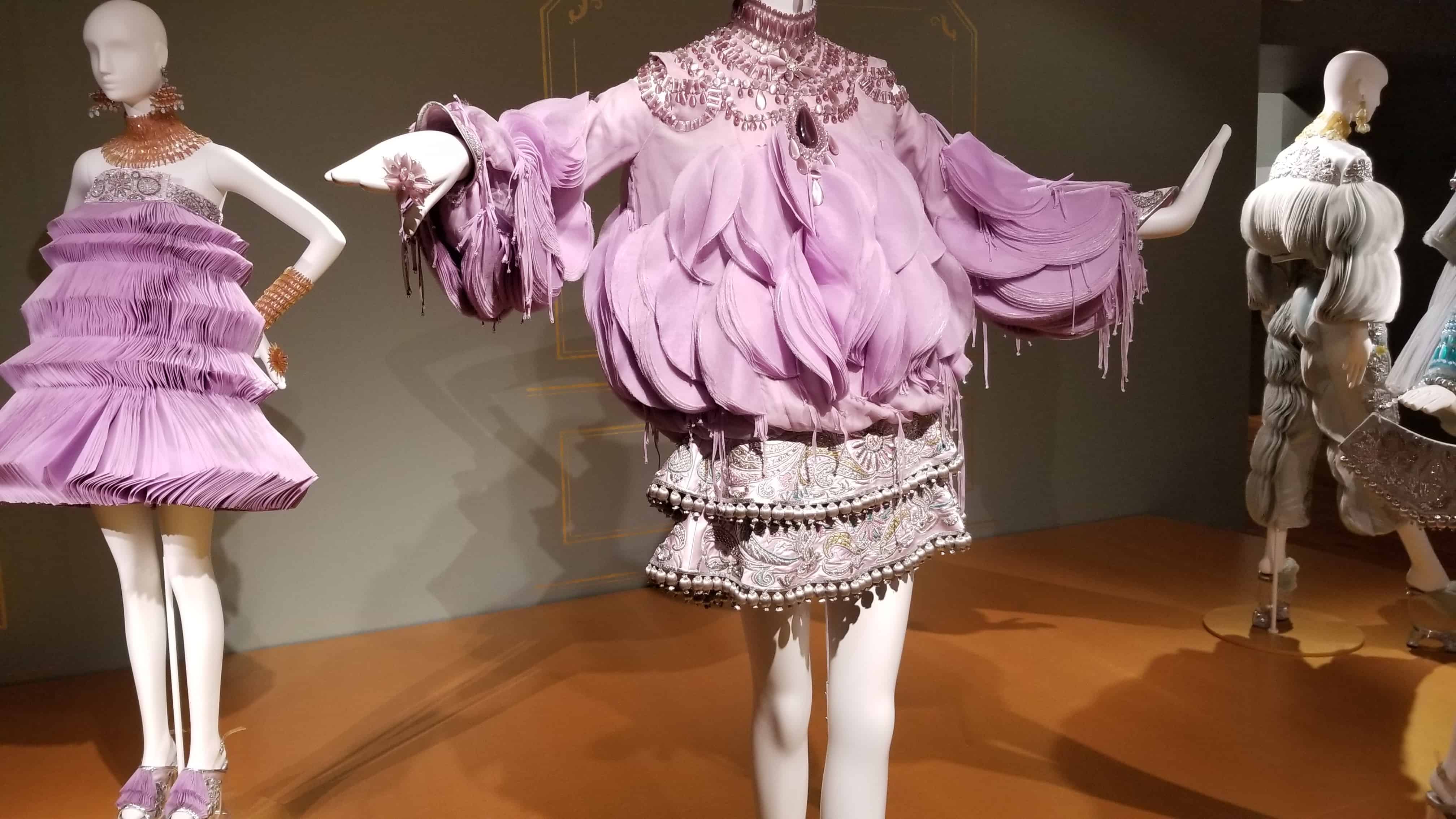 Helen Siwak, EcoLuxLuv, Couture Beyond, Guo Pei, VAG, Haute Couture, Exhibition, Vancouver, BC, Vancity, YVR, BC, luxury lifestyle, haute couture, couture designs, chinese couture