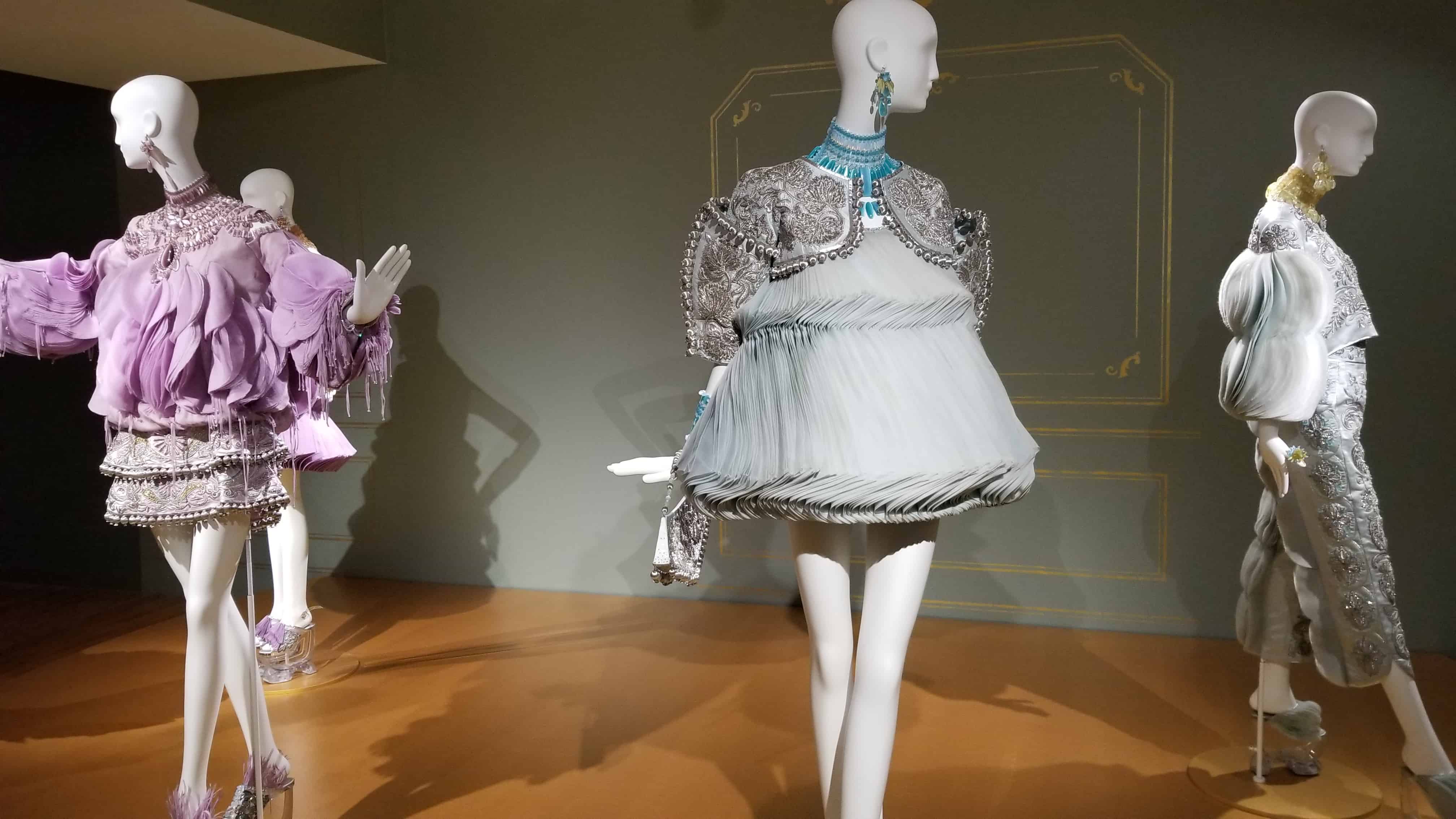 Helen Siwak, EcoLuxLuv, Couture Beyond, Guo Pei, VAG, Haute Couture, Exhibition, Vancouver, BC, Vancity, YVR, BC, luxury lifestyle, haute couture, couture designs, chinese couture