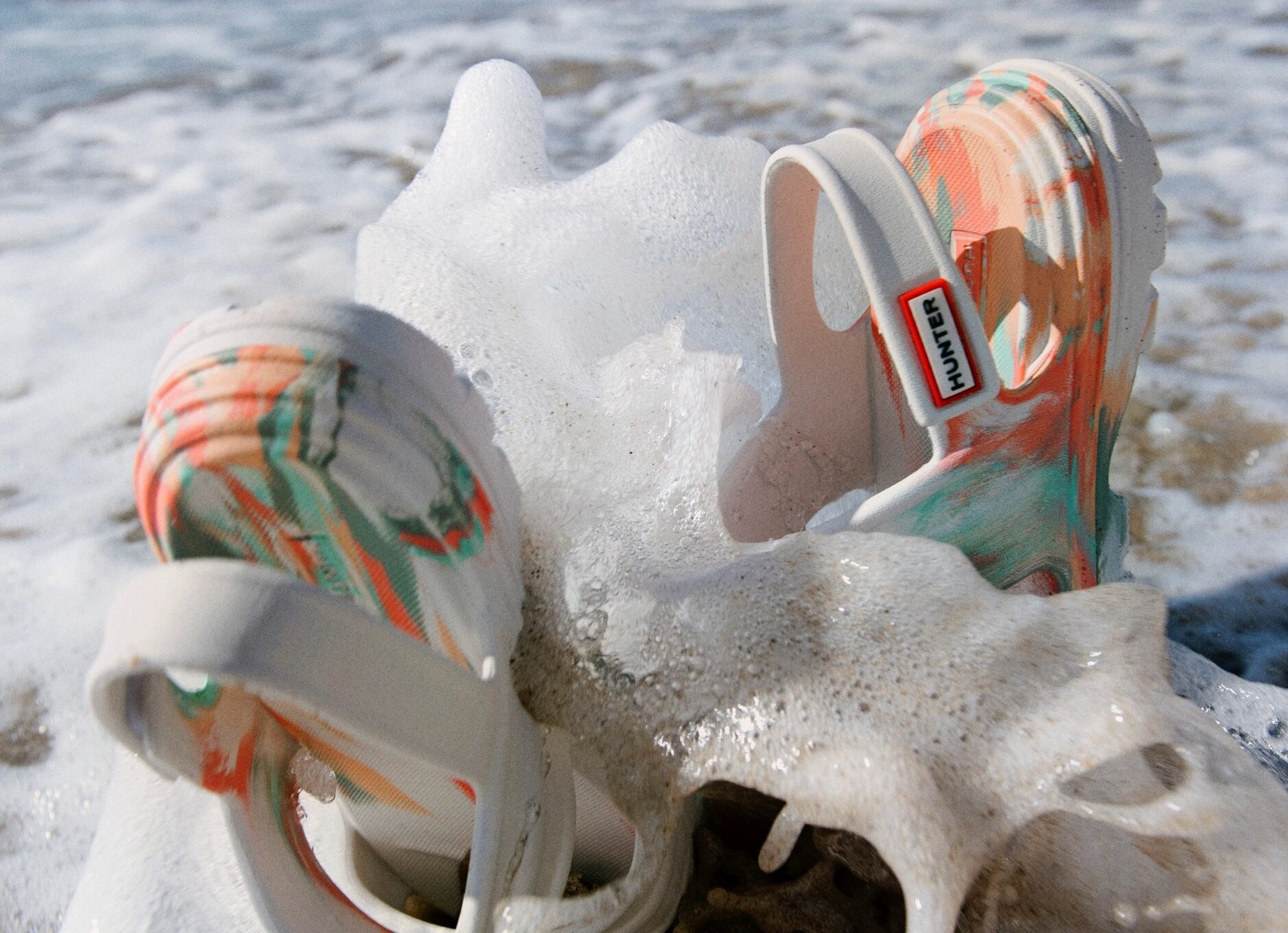 HUNTER Creates Summer ‘BLOOM’ Collection from ALGAE!