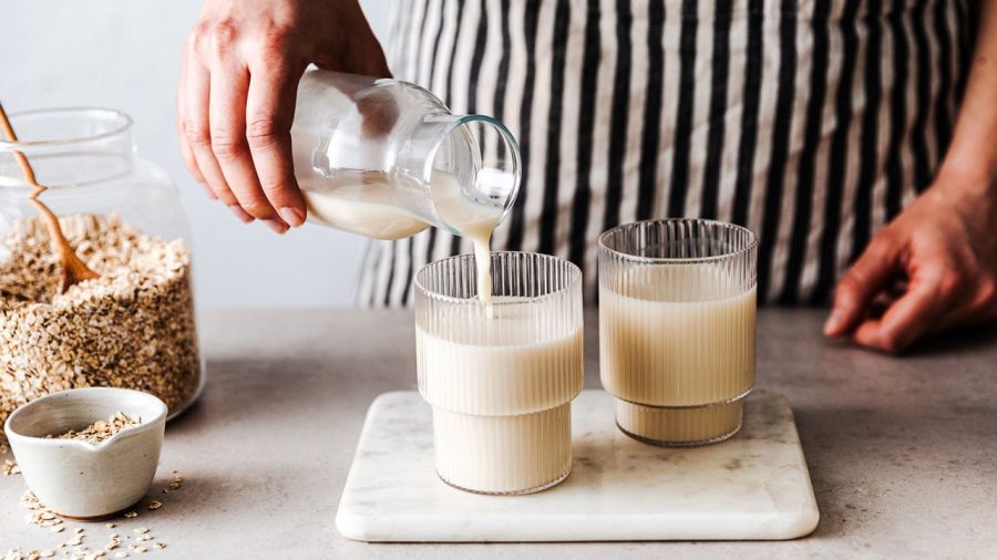 Coffee, morning coffee, almond milk, oat milk, Gio Lazzarini, ecoluxlifestyle, vancouver, yvr, bc, ecoluxury